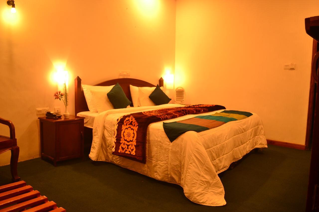 Hotel Silver Falls - นูวาราเอลิยา ภายนอก รูปภาพ